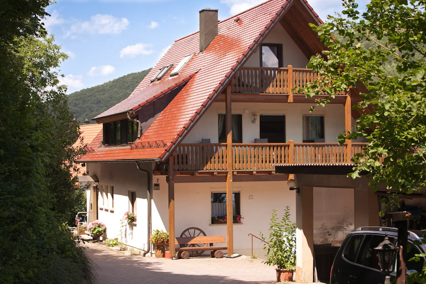 Haus mit Hunnenstein